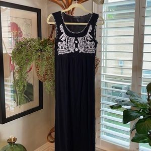 Black Design History umpire sleeveless dress. PM